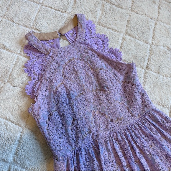 Francesca's Collection | Eloise Lace open back dress Lavender | Size Small - Picture 4 of 12